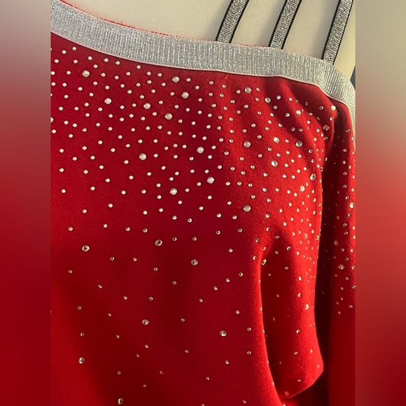 Cold shoulder ladies top with bling - Picture 5 of 10